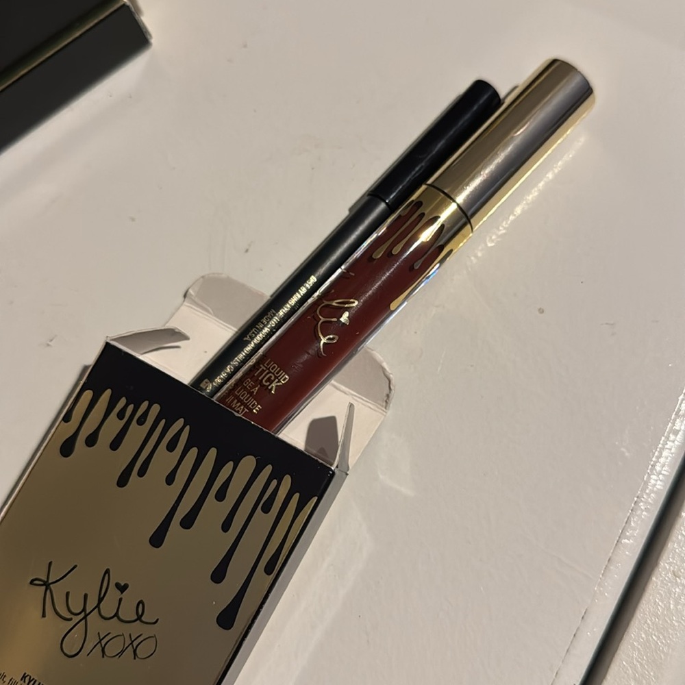 Authentic New KYLIE Cosmetics Limited Edition Birthday Collection Bundle lips - Picture 4 of 4